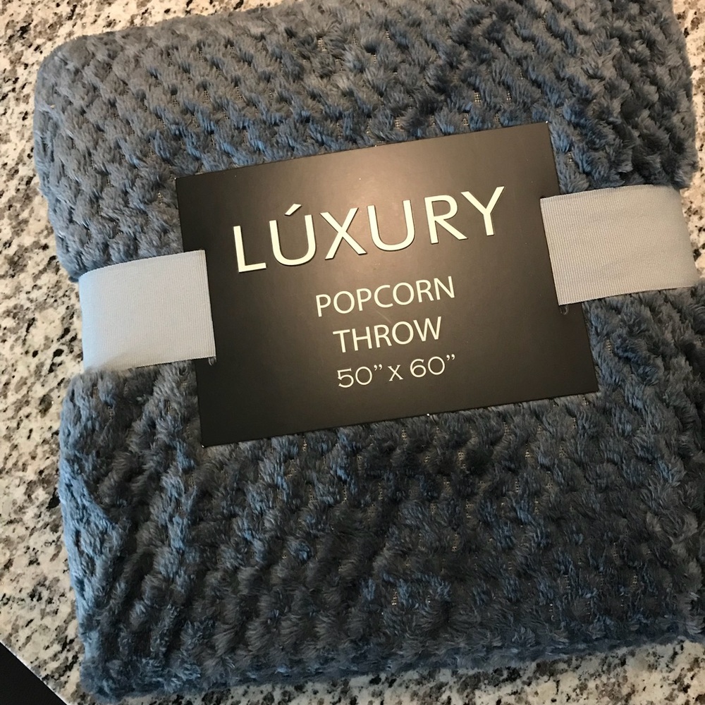Luxury Popcorn Throw Blanket